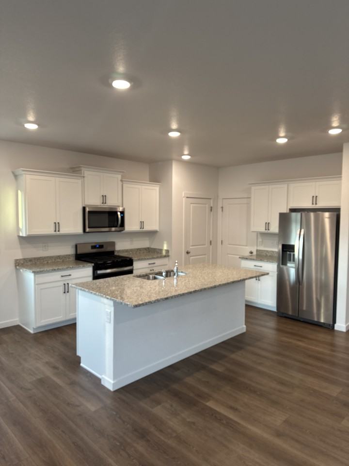 109 62nd Ave #NA - Photo 6 of 32