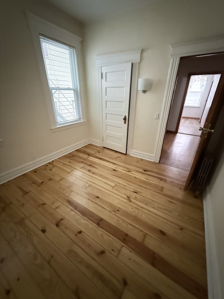 192 Kearny Ave #2