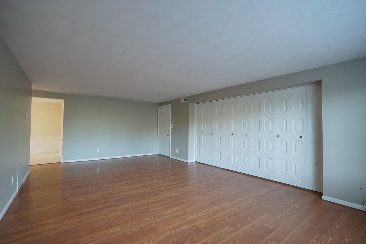 4481 S Buffalo St #5 - Photo 2 of 8