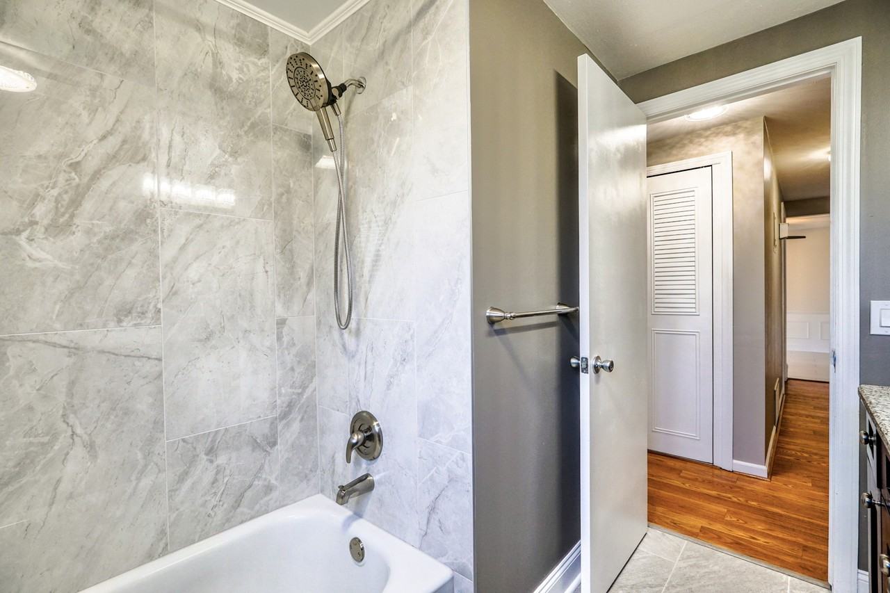 4481 S Buffalo St #5 - Photo 6 of 8