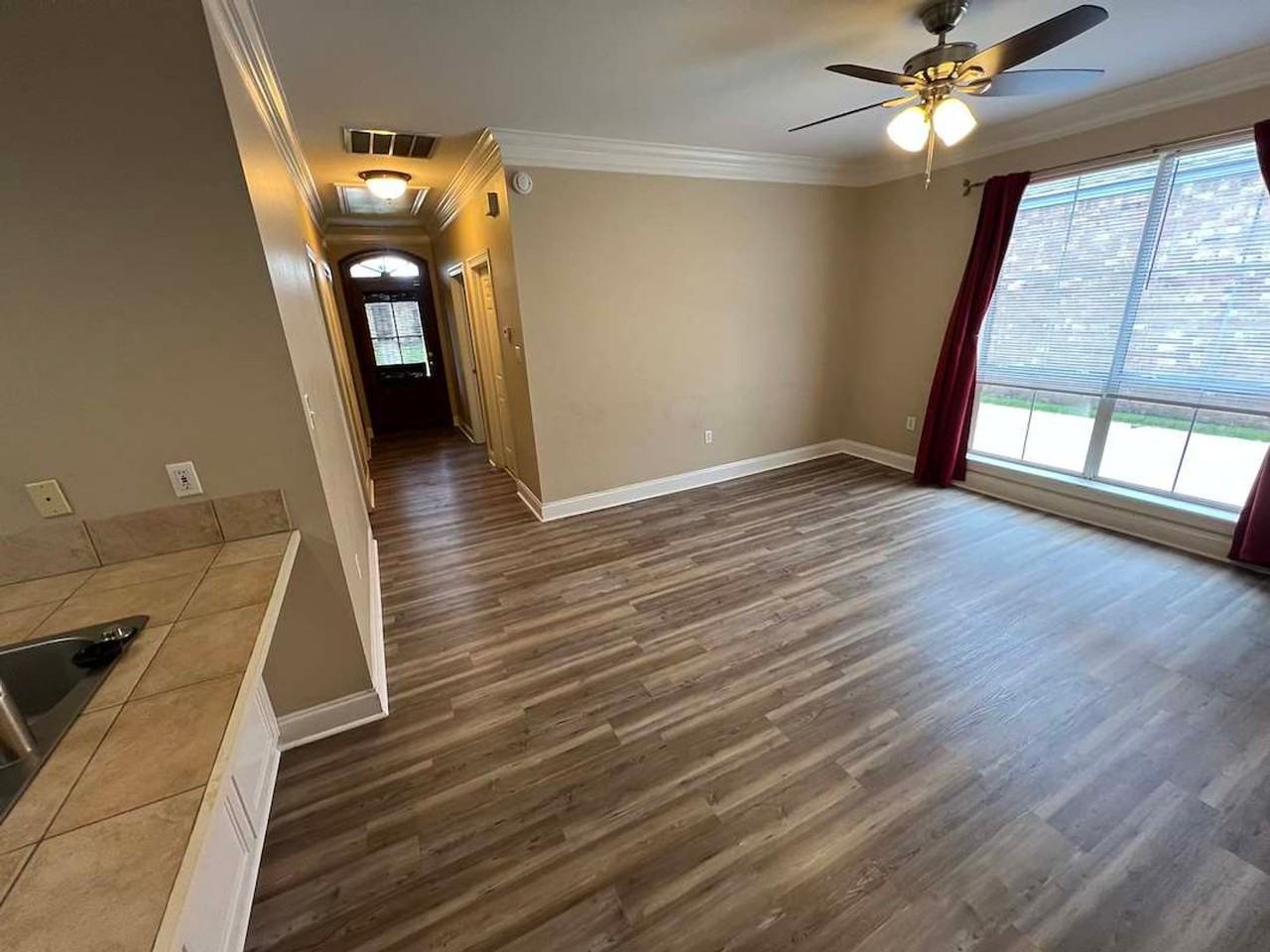 5557 Arialo Dr - Photo 6 of 36