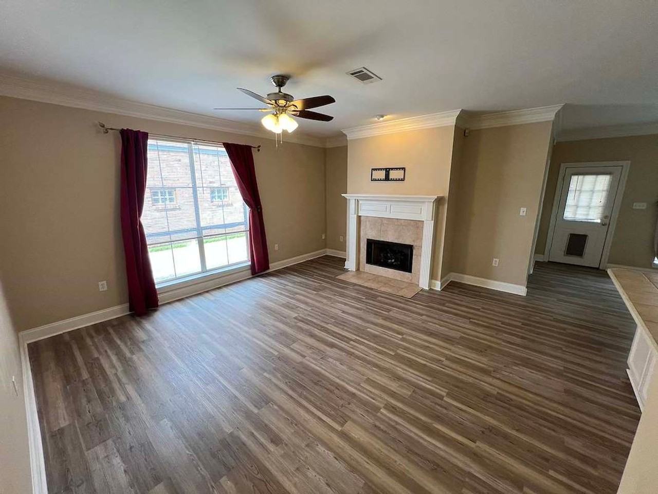 5557 Arialo Dr - Photo 7 of 36