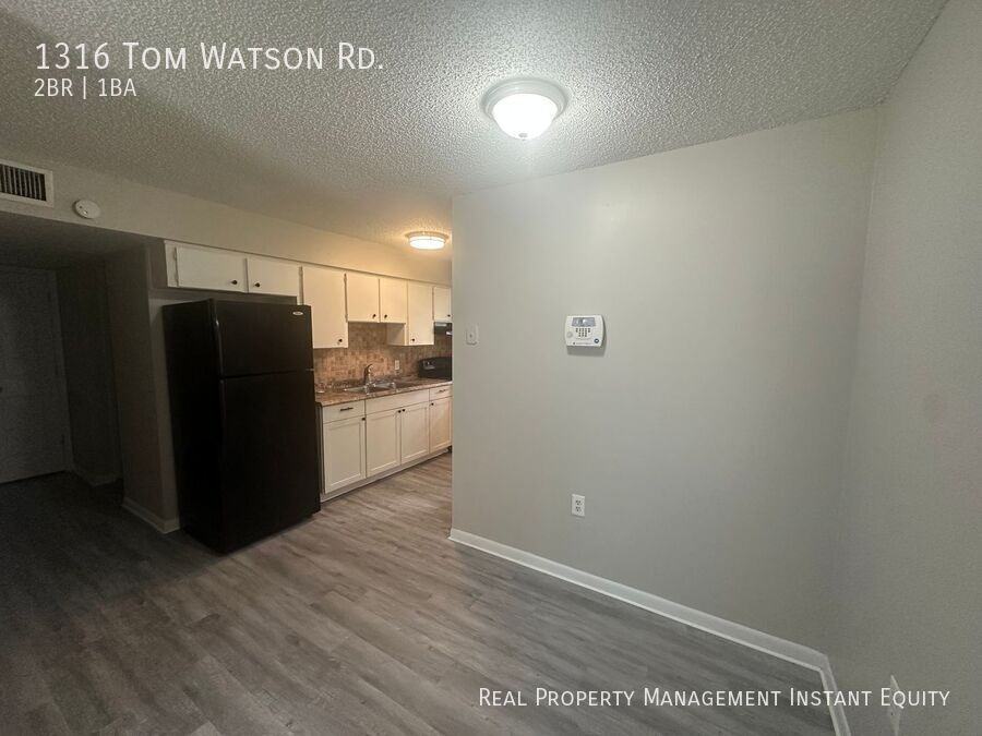 1316 Tom Watson Rd - Photo 4 of 14