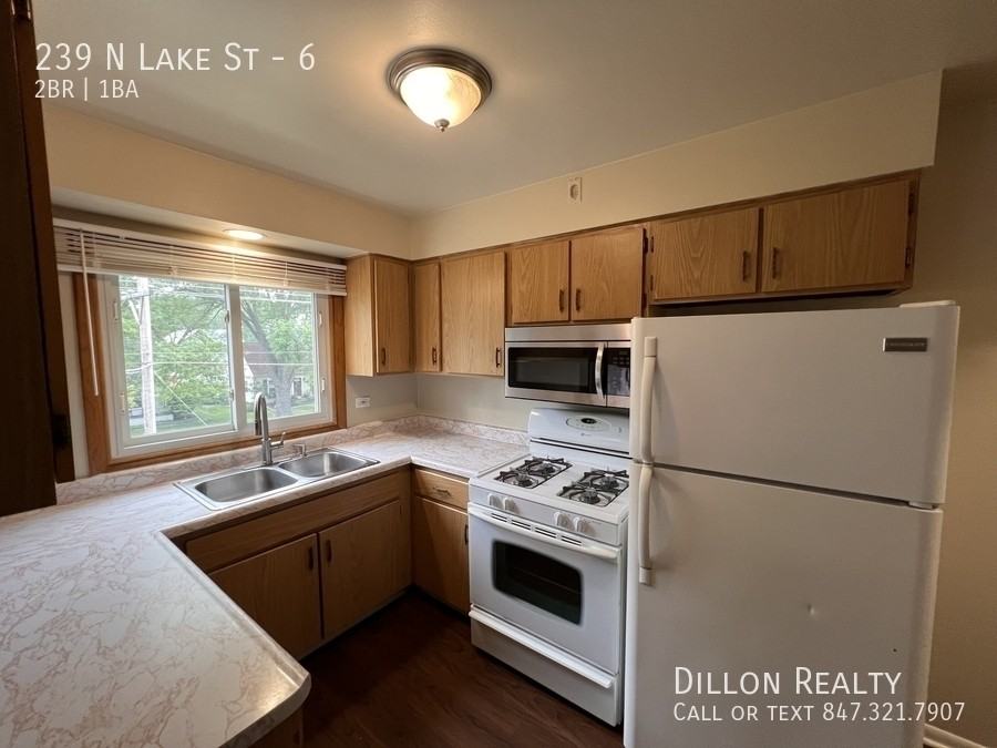 239 N Lake St #6 - Photo 4 of 13