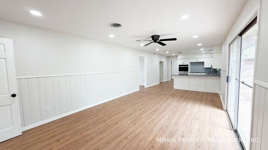 5204 9th St - Photo 6 of 25
