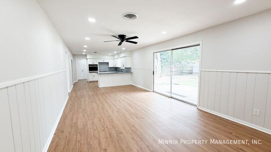 5204 9th St - Photo 7 of 25