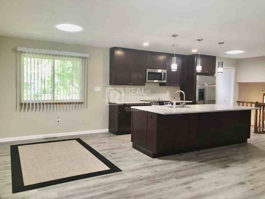 752 Oxford Ln - Photo 5 of 31