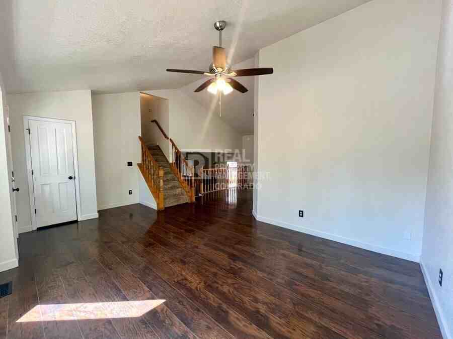 3710 Hickory Hill Dr - Photo 4 of 23