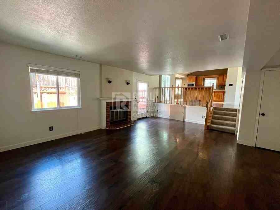 3710 Hickory Hill Dr - Photo 7 of 23