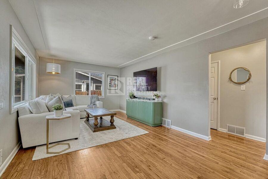 4252 S Logan St - Photo 6 of 43