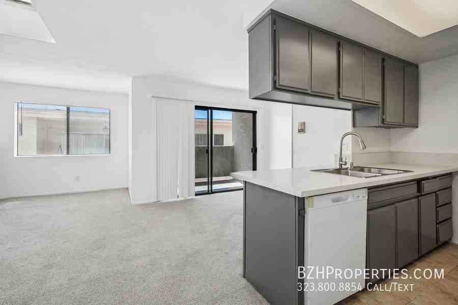 11924 Mayfield Ave - Photo 4 of 40