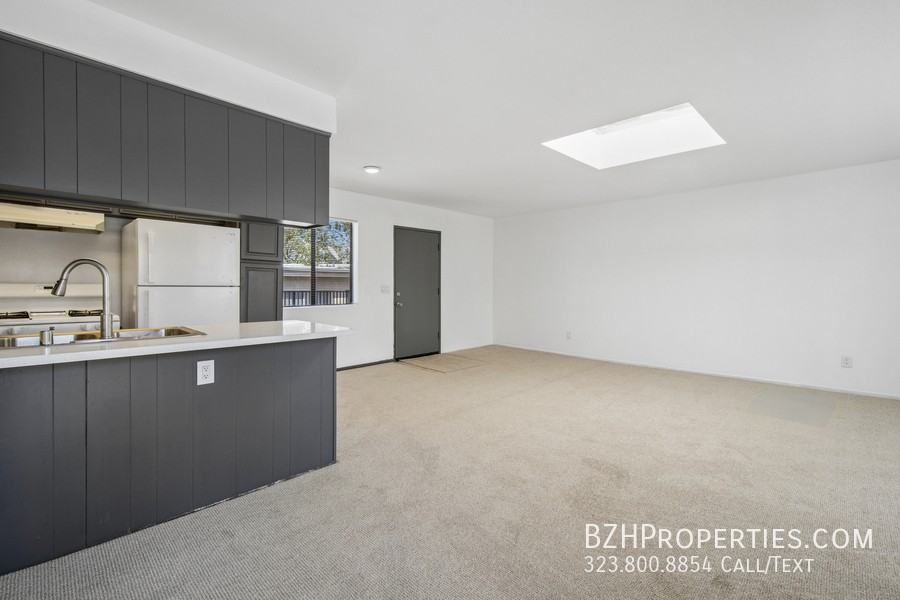 11924 Mayfield Ave - Photo 5 of 40