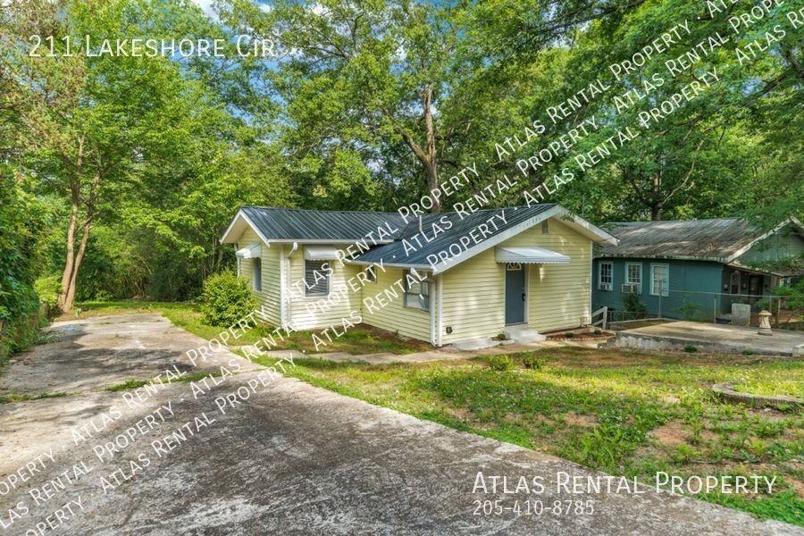 211 Lakeshore Cir - Photo 2 of 22