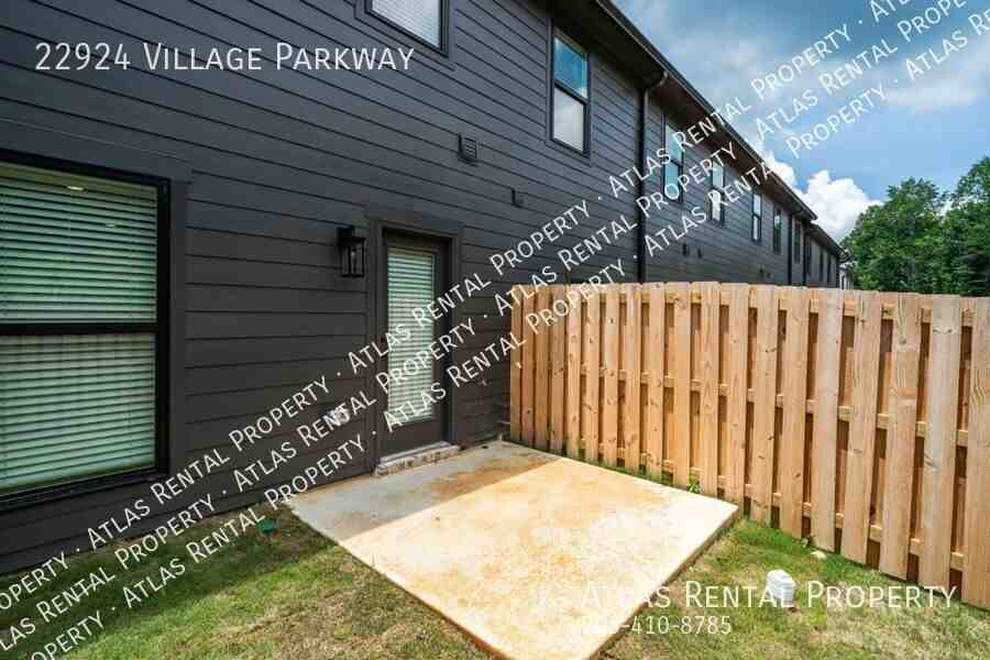 VILLAGE & - Photo 5 of 23