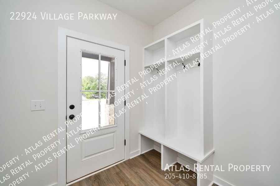 VILLAGE & - Photo 7 of 23