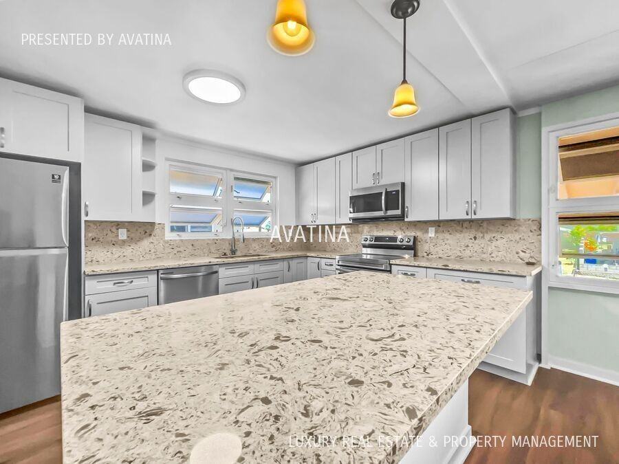 1364 Akamai St - Photo 2 of 14