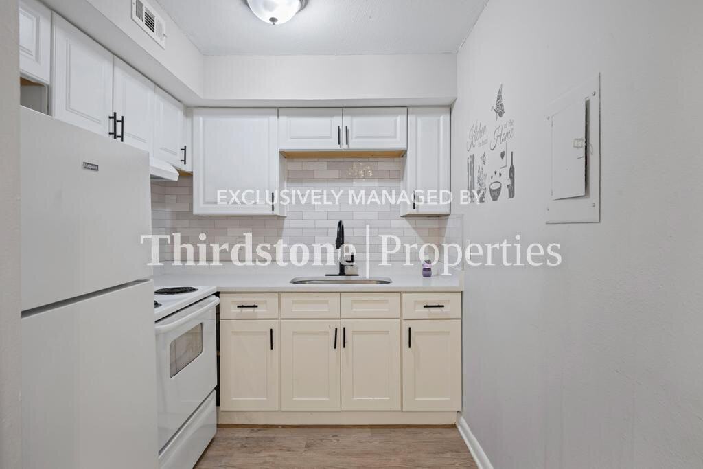 2887 Post St #2 - Photo 3 of 29