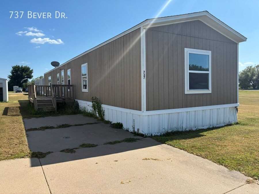 737 Bever Dr - Photo 2 of 21