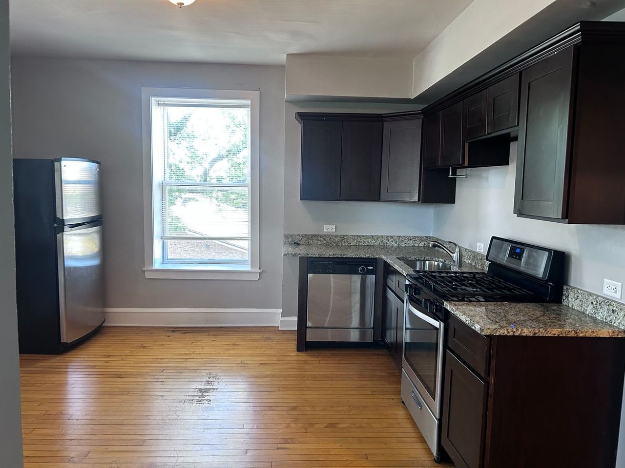 1900 Highland Ave #2R - Photo 2 of 9