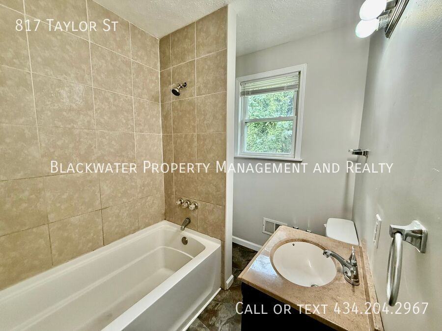817 Taylor St - Photo 6 of 14