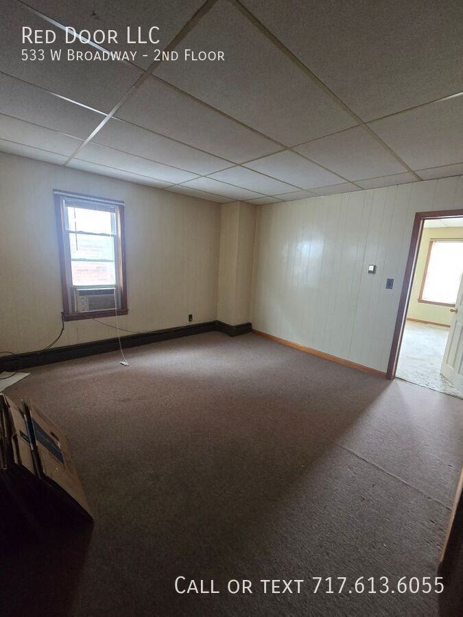 533 W Broadway #2ndFL - Photo 2 of 11