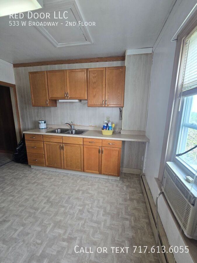 533 W Broadway #2ndFL - Photo 4 of 11