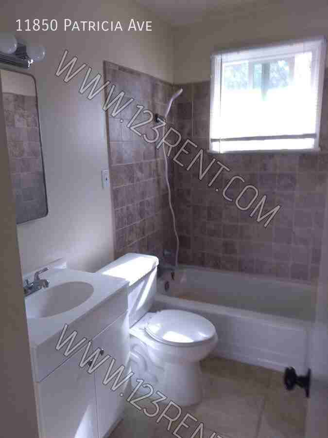 11850 Patricia Ave - Photo 7 of 7