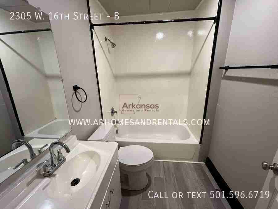 2305 W 16th St #B - Photo 6 of 8