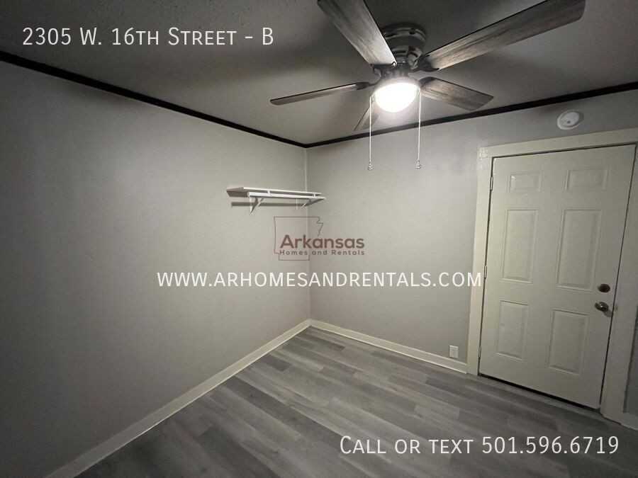 2305 W 16th St #B - Photo 7 of 8