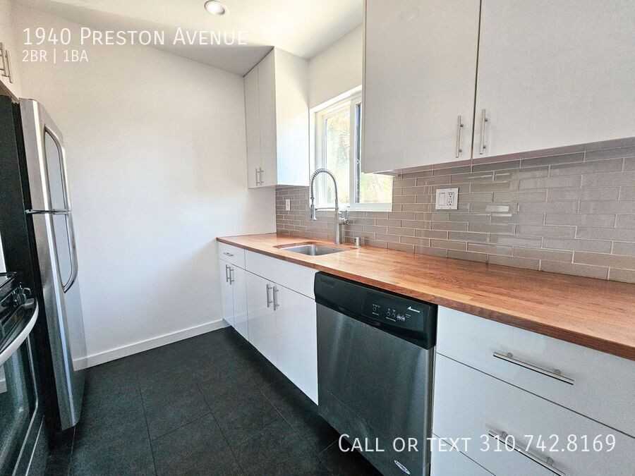 1940 Preston Ave - Photo 5 of 22