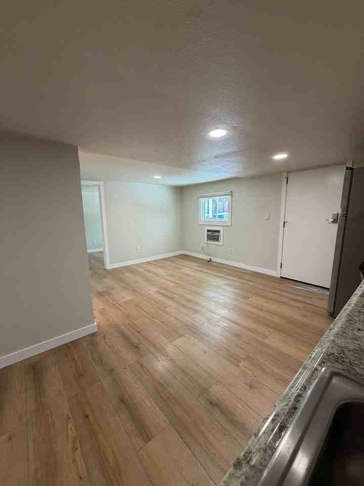 472 Arleta Ave #B - Photo 3 of 14