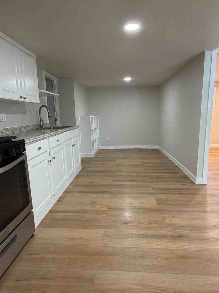 472 Arleta Ave #B - Photo 4 of 14