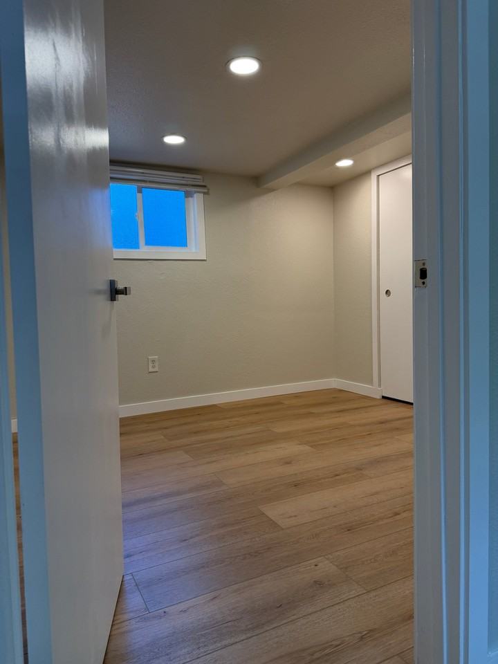 472 Arleta Ave #B - Photo 7 of 14