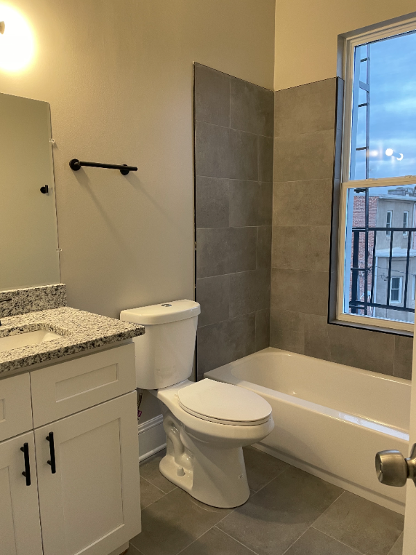 1815 Park Ave #3 - Photo 6 of 10