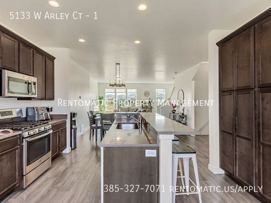 5133 W Arley Ct #1 - Photo 7 of 28