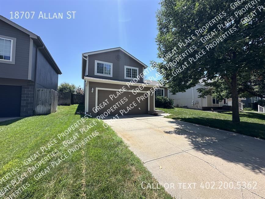 18707 Allan St - Photo 2 of 33