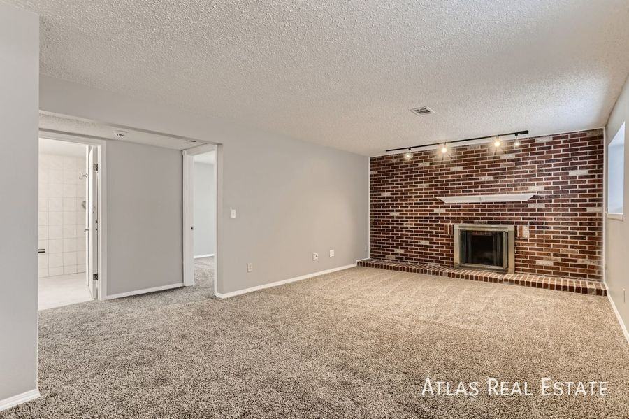 17896 E Carolina Pl - Photo 2 of 16