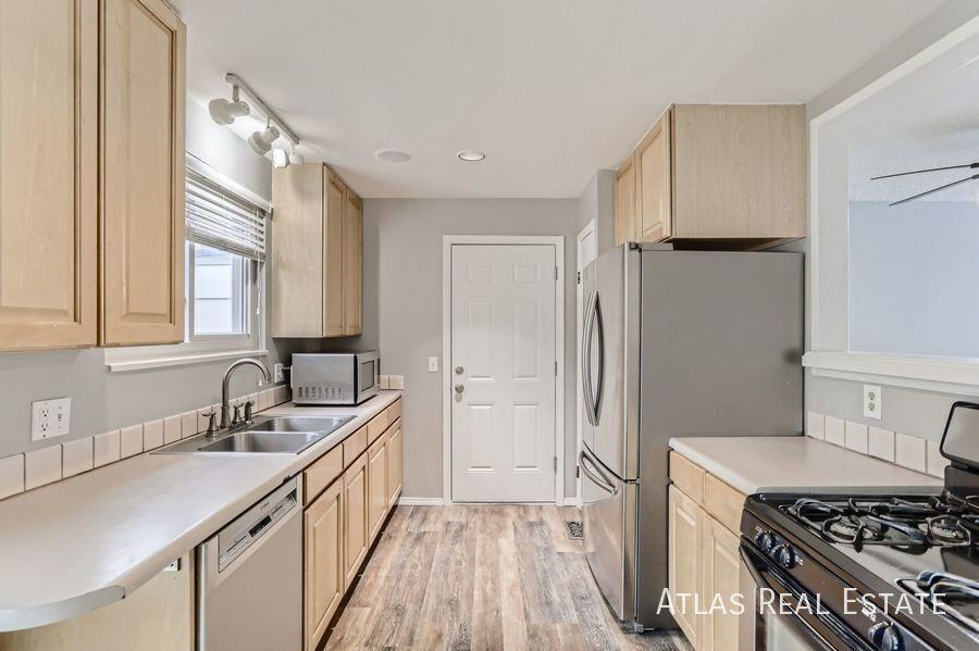 17896 E Carolina Pl - Photo 4 of 16