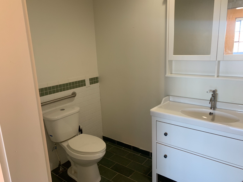 1415 Kemper St - Photo 4 of 4
