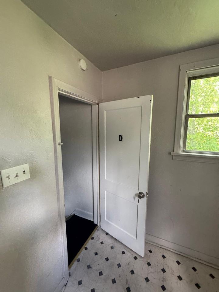 1101 Evans Ave #D - Photo 4 of 17