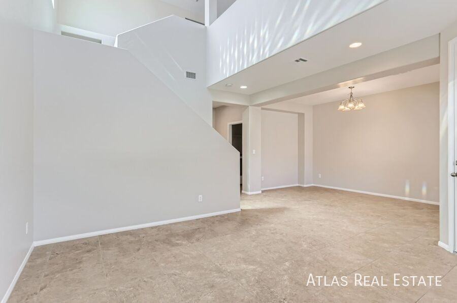1009 Barron Creek Ave - Photo 3 of 17