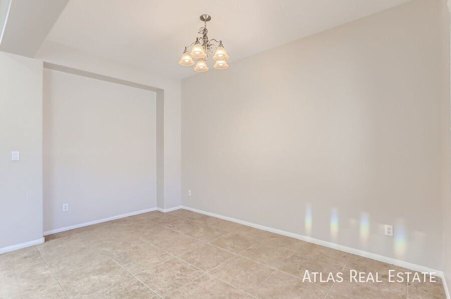 1009 Barron Creek Ave - Photo 4 of 17