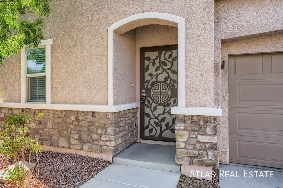 10601 Derby Peak Ln - Photo 3 of 17