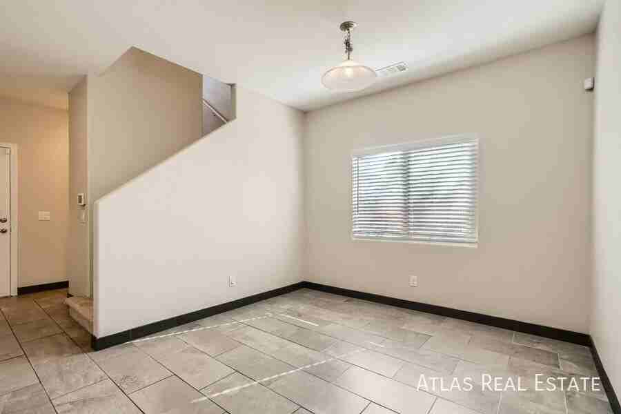 10601 Derby Peak Ln - Photo 4 of 17