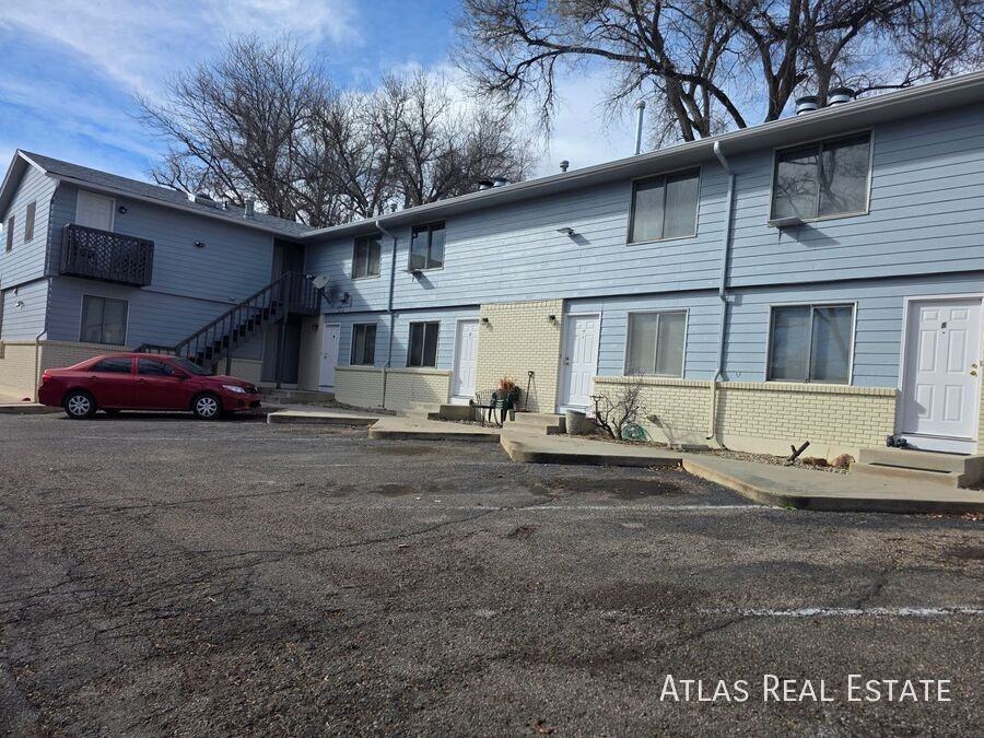 326 Baker St #9 - Photo 3 of 15