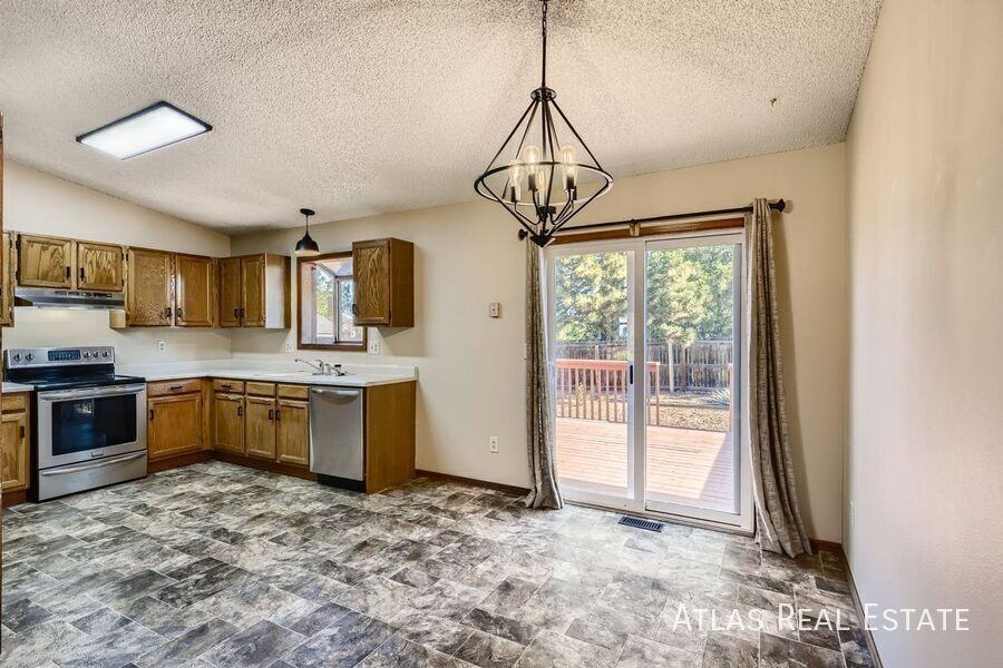 8420 Candleflower Cir - Photo 3 of 16