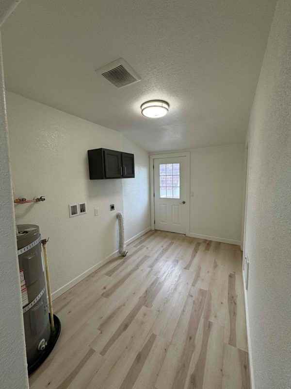 805 N 2nd St - Photo 6 of 24