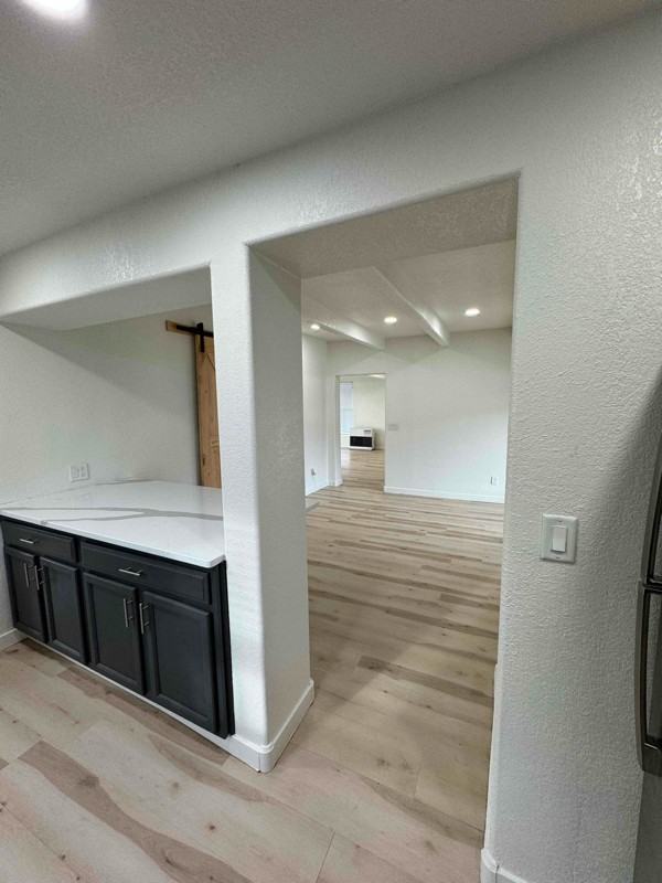 805 N 2nd St - Photo 7 of 24