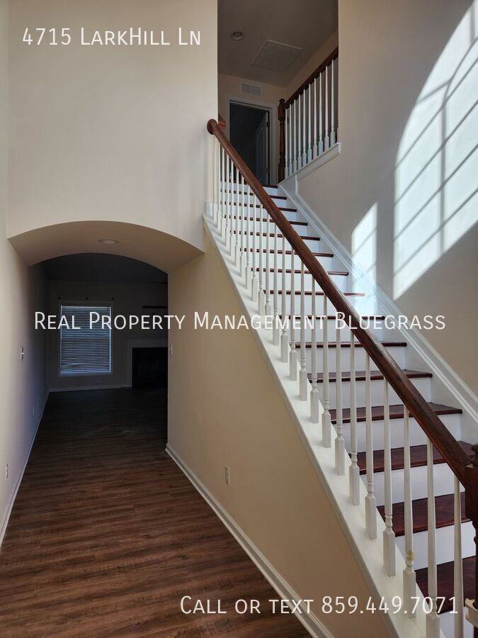 4715 Larkhill Ln - Photo 2 of 21