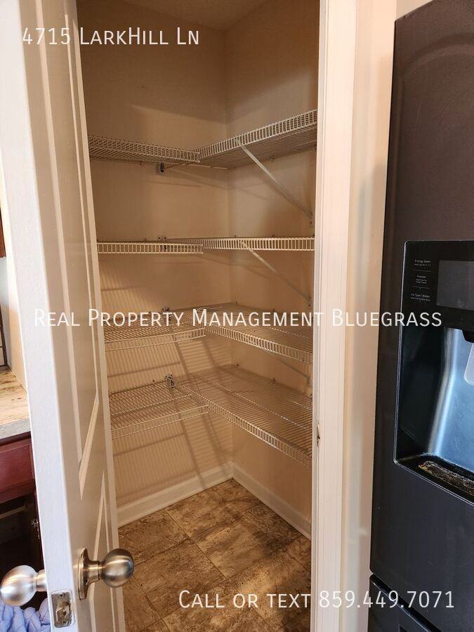 4715 Larkhill Ln - Photo 6 of 21